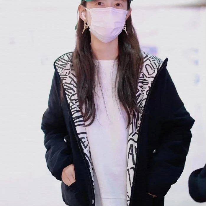 全新未使用 Chanel/香奈儿 里面连帽长袖 黑白/38