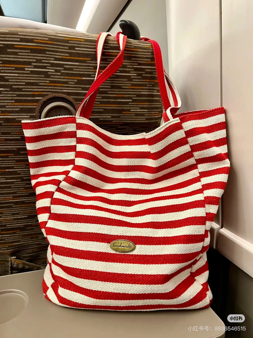 陆壹D早春新款女包小众简约斜挎包