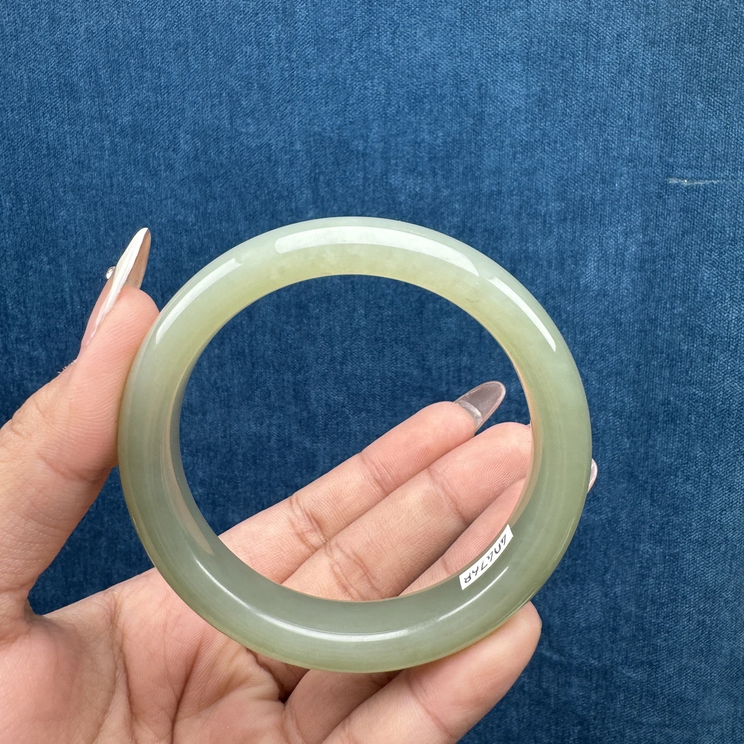 SZ346和田玉0手镯59.4*12.6*8.8有瑕（放漏品介意勿拍不退换）