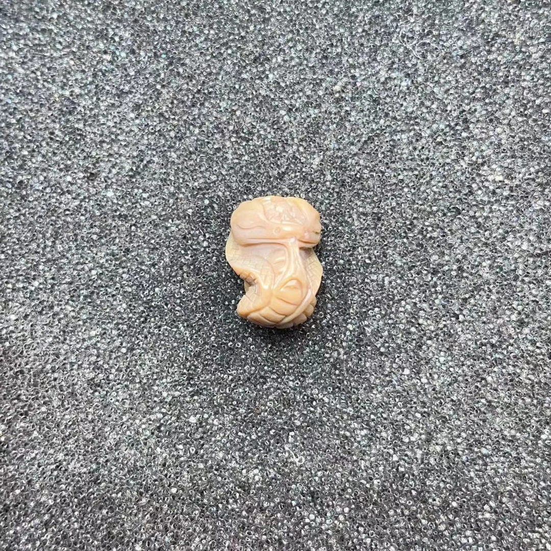 阿拉善彩玉萌宠吊坠
