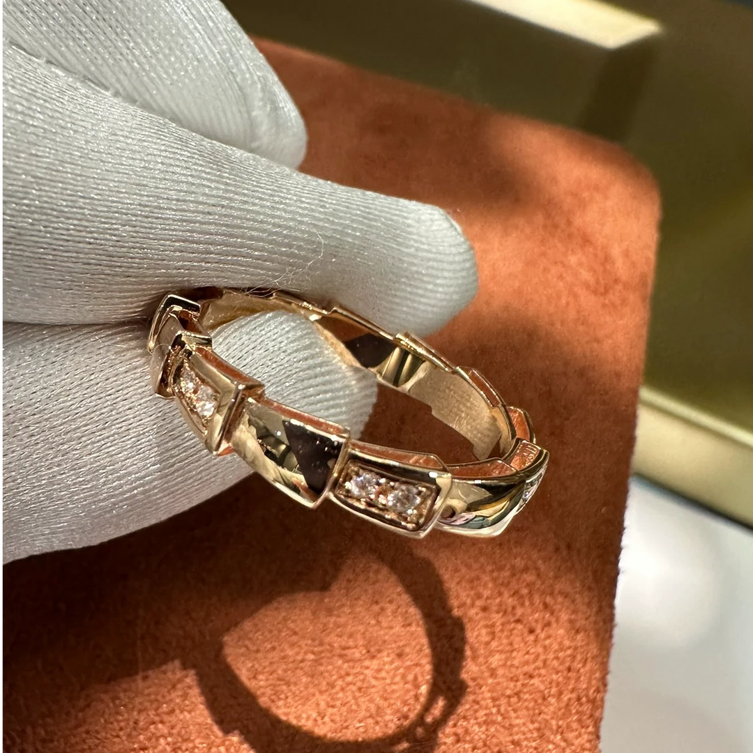 18K金镶嵌天然钻石  蛇戒  玫瑰金