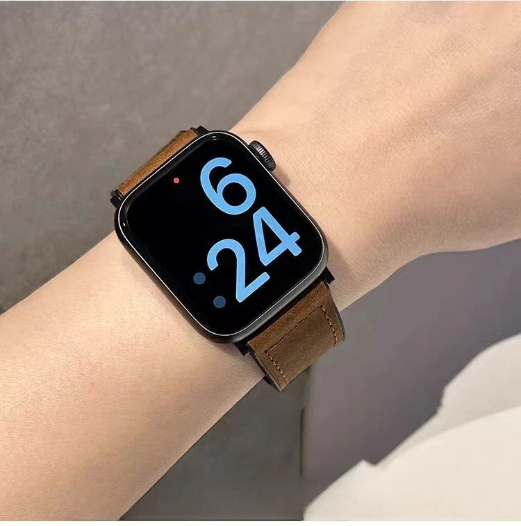 适用苹果手表S9硅胶贴皮磁吸表带applewatch S8/7/6/Ultra/se耐用
