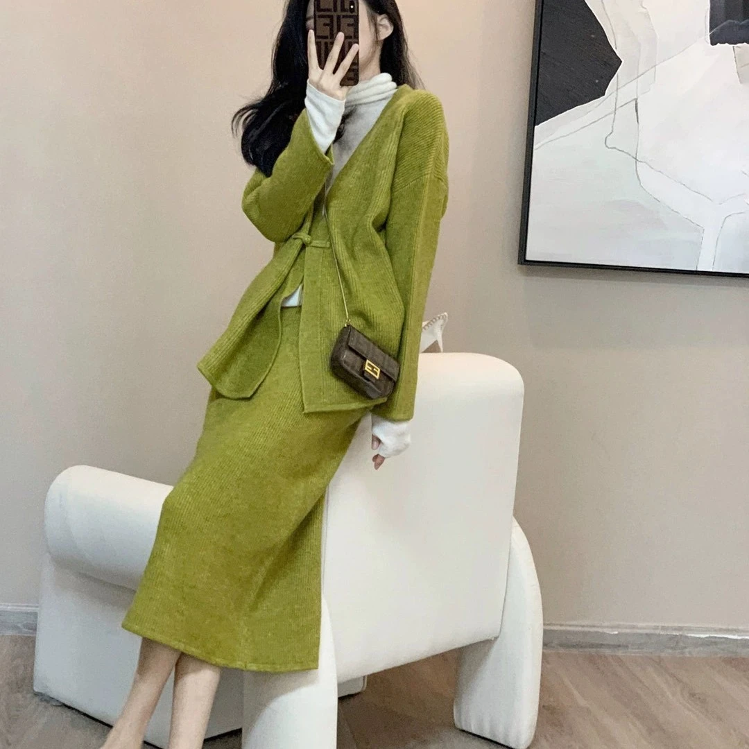 套装女秋冬糖果色小香风时尚洋气高级感法式宽松针织包臀裙两件套