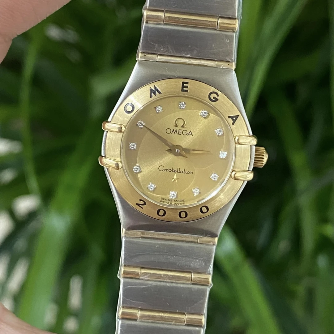 欧米茄/星座系列/22.5mm/18k间金/黄盘/内钻/石英机芯/女士腕表