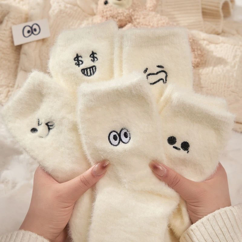 水貂表情袜子女秋冬加绒加厚保暖中筒袜牛奶袜加厚冬季新款2023