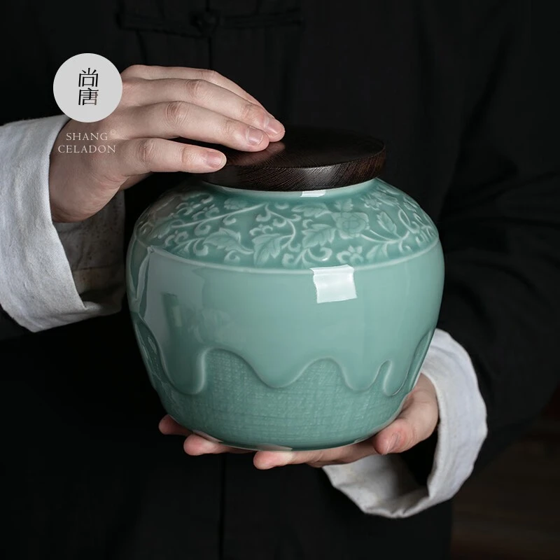 尚唐龙泉青瓷似锦纯手工刻花大号存储茶罐大容量青瓷密封罐木盖吸