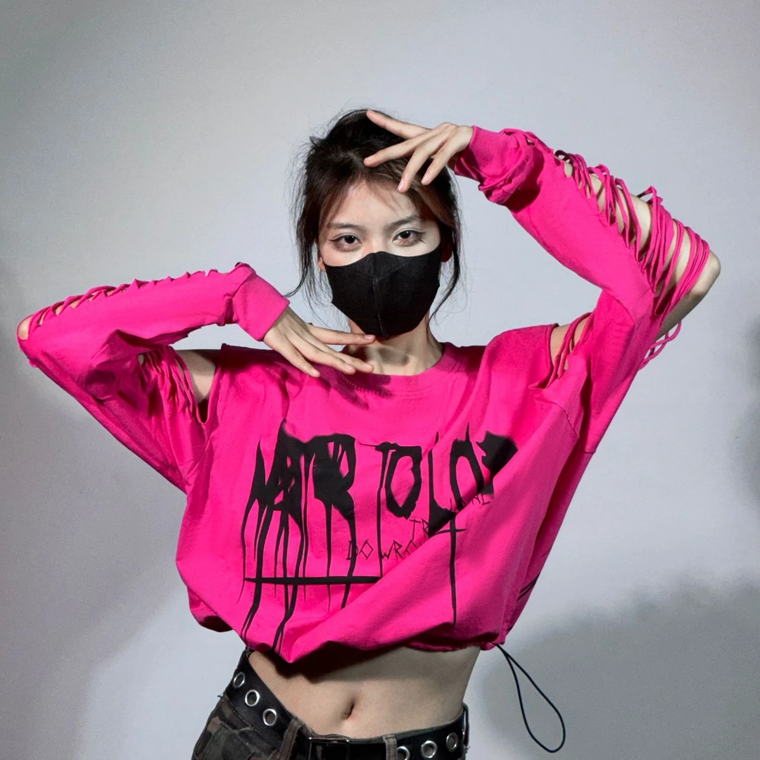 十三姨露肩t恤女2024年春秋短款设计感小众黑色长袖甜酷风上衣