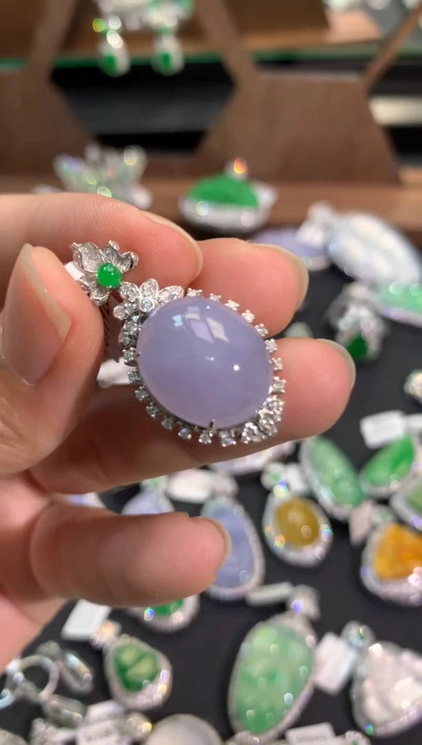 【闪购商品】翡翠吊坠(不含链)18K金镶嵌吊坠
