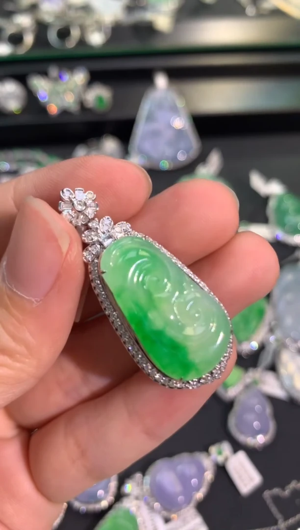 【闪购商品】翡翠吊坠(不含链)18K金镶嵌吊坠