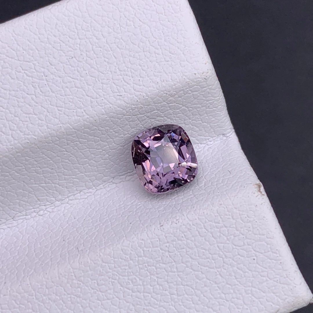 天然 尖晶石 1.33克拉尺寸5.7*6