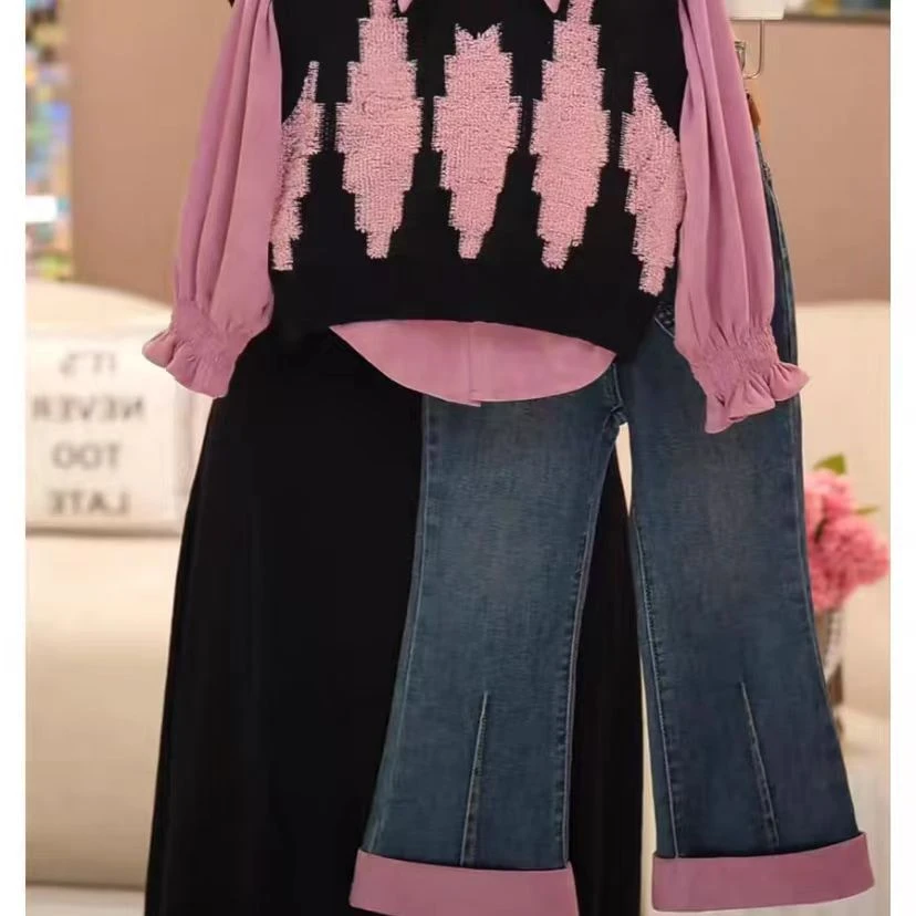 女童2024秋款上新粉色黑色菱形马甲+紫色打底衬衫+牛仔裤三件套