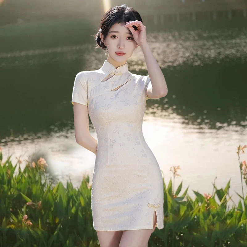 中国风旗袍短款2025夏季新款白色蕾丝少女修身小个子旗袍连衣裙
