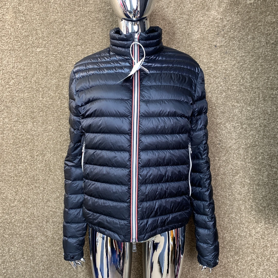 Moncler/蒙口 短款夹克羽绒服 2码 99新 非专柜原吊