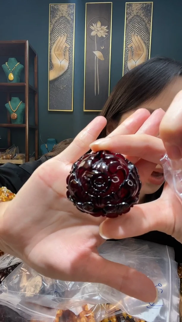 【闪购商品】琥珀裸石未镶嵌w02-微瑕-绑绳子