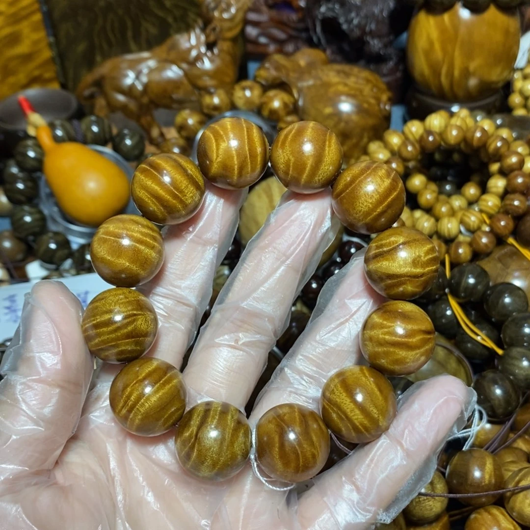 金丝楠木雕工艺品