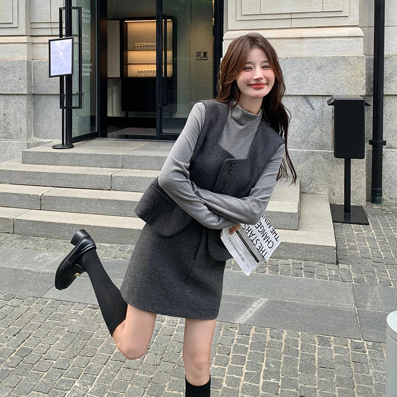 灰色法式小个子时尚套装裙女2024秋季新款马甲打底衫半身裙三件套