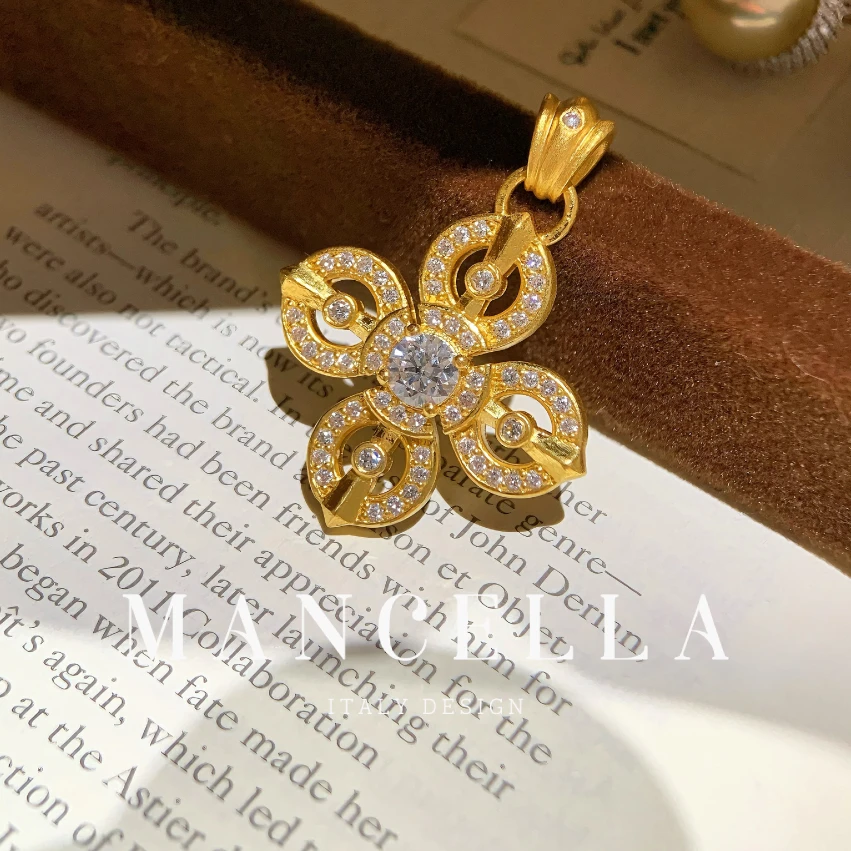 曼契拉【足金999】【四叶草吊坠】轻奢百搭小众精致中古时尚吊坠H1