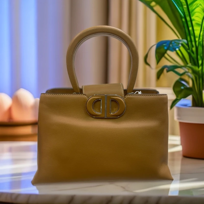 230114-1-棕色-商场品牌--包包（有微瑕介意慎拍）--直播