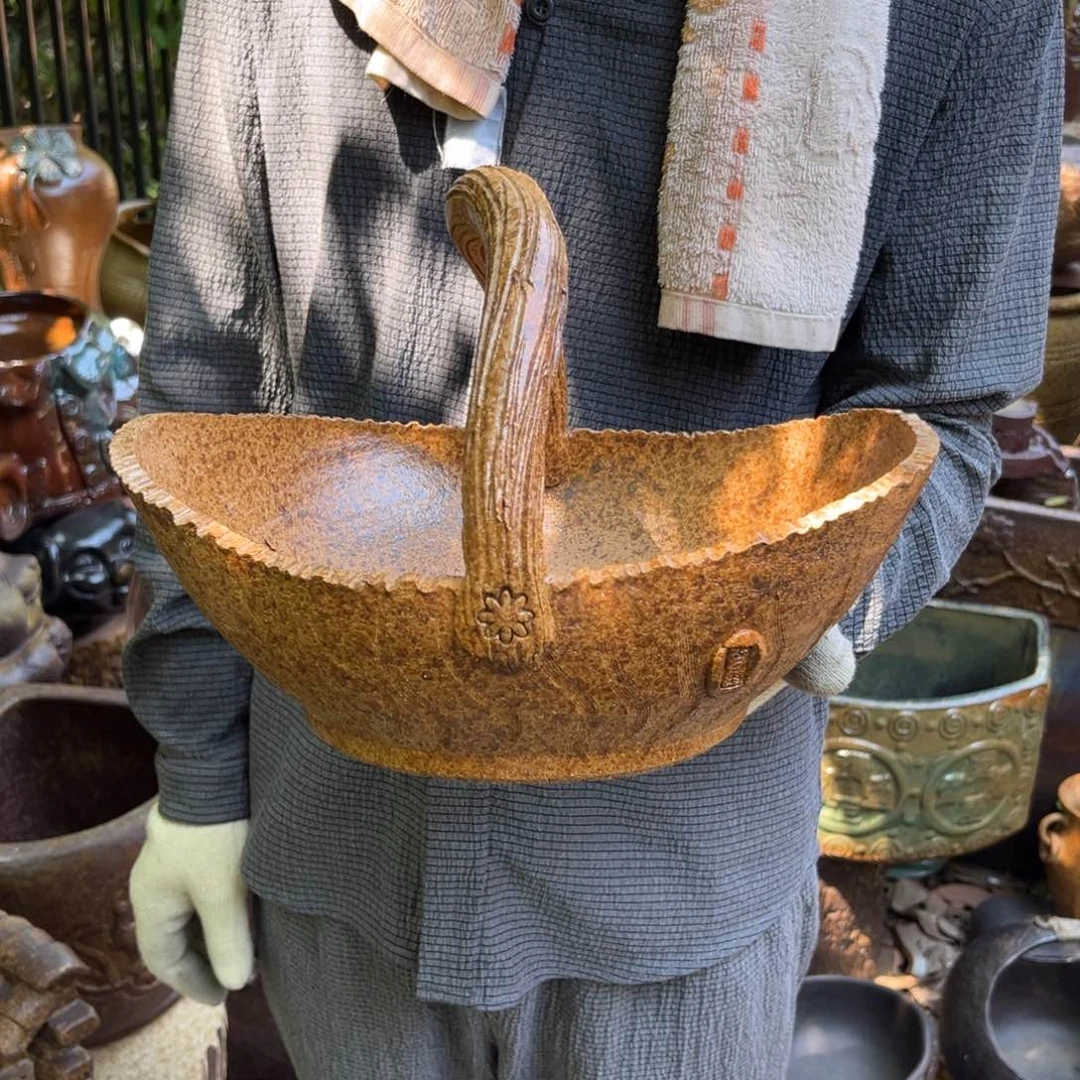 红陶20CM（含）-50CM（不含）高12长29宽22有孔