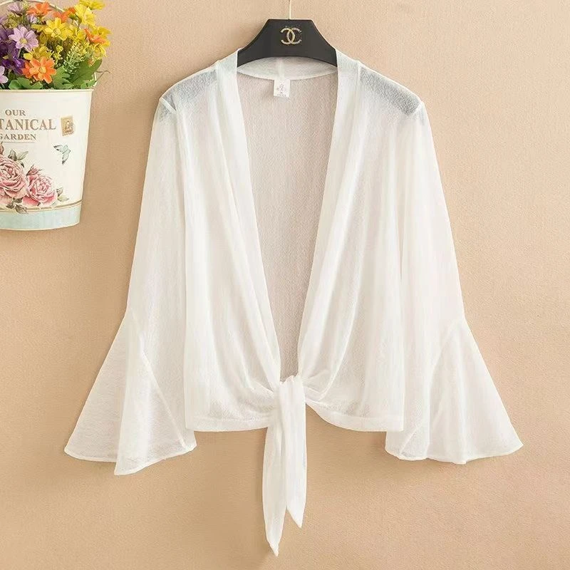 微胖遮肉短款气质洋气开衫百搭大码夏季显瘦喇叭袖防晒衣披肩2103