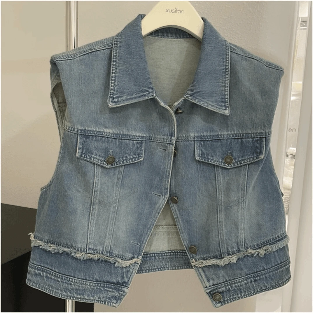 2025设计感坎肩无袖浅蓝色时尚洋气复古水洗毛边牛仔马甲