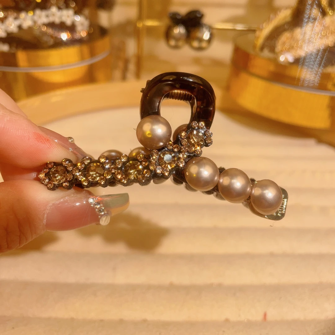 秋冬新款珠珠抓夹气质轻奢时尚百搭简约发夹小抓夹马尾夹半扎发款