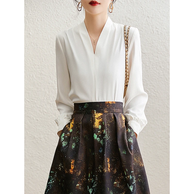 法式笈简！V领捏褶设计感白衬衫 轻盈高级感通勤长袖上衣女款外穿