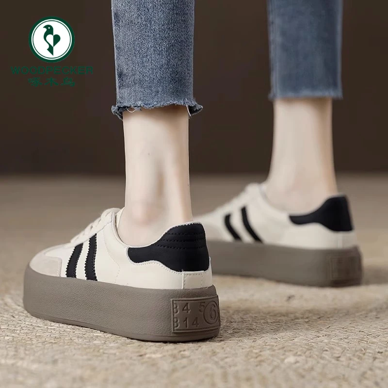 啄木鸟简约厚底德训鞋女款2024春季新款圆头复古显脚小休闲板鞋女