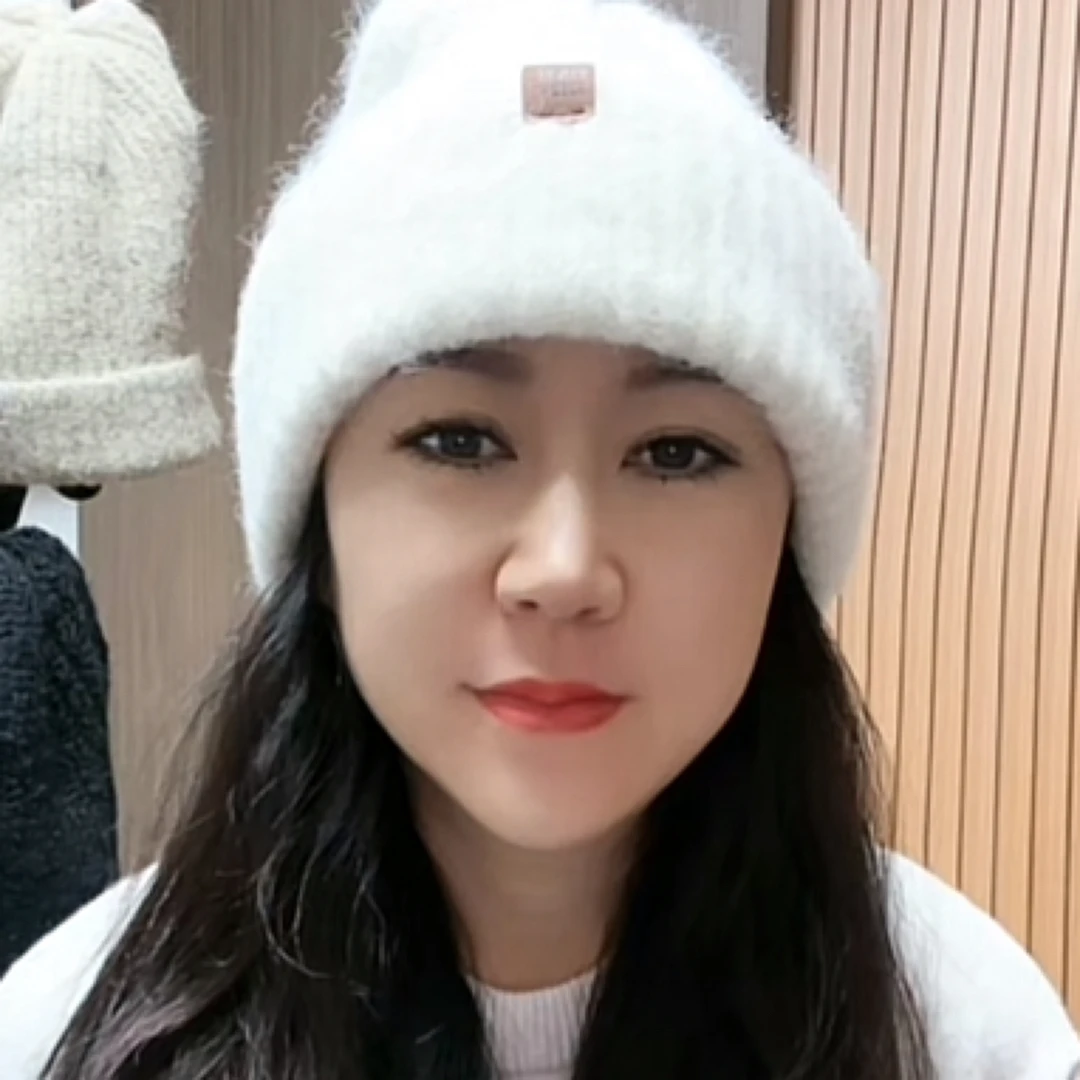 102 时尚宽松百搭羊驼短 带标帽子