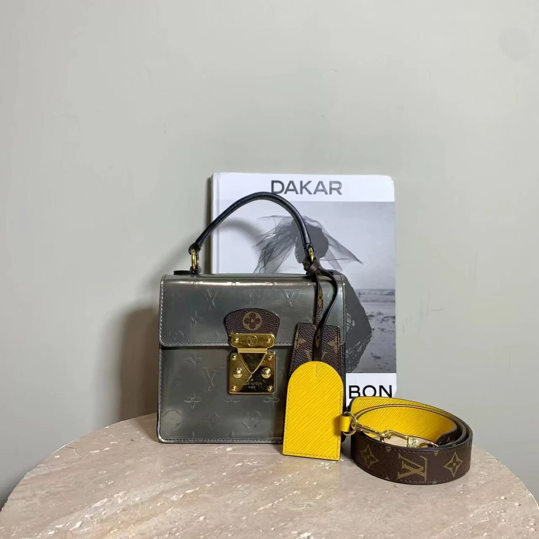 95新 LouisVuitton/路易威登 susu/银色漆皮春街包 47121774