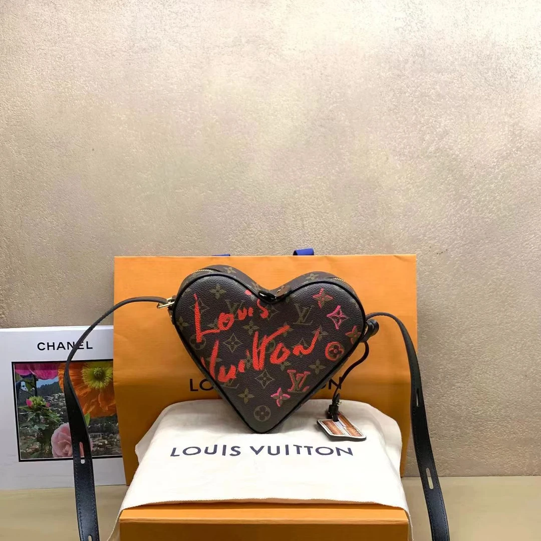 95新 LouisVuitton/路易威登 壹臻中古/情人节限定爱心包60638984