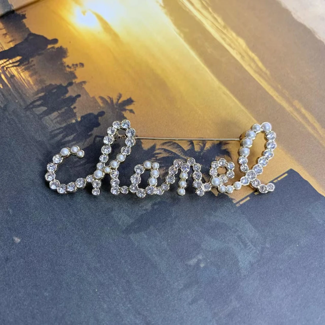 95新 Chanel/香奈儿 壹臻/20B logo珍珠水钻胸针 58168514