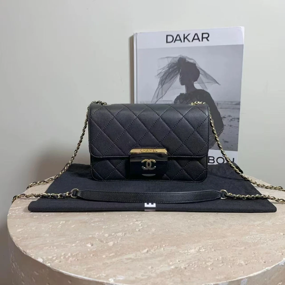 95新 Chanel/香奈儿 壹臻中古/黑金珐琅扣口盖包 22开 dx1810