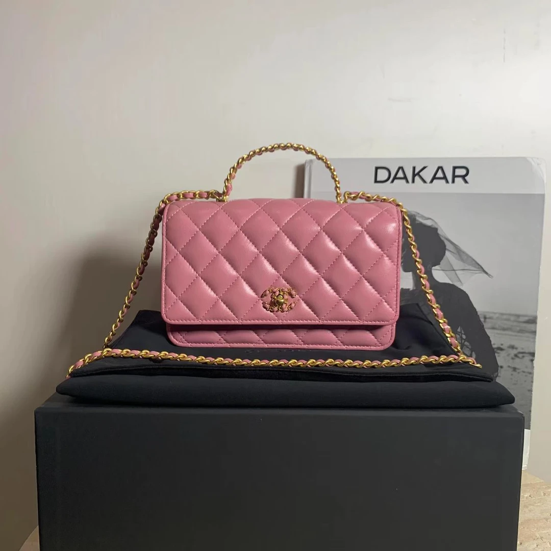 99新 Chanel/香奈儿 壹臻/豆沙粉油腊水钻字母woc 32166027