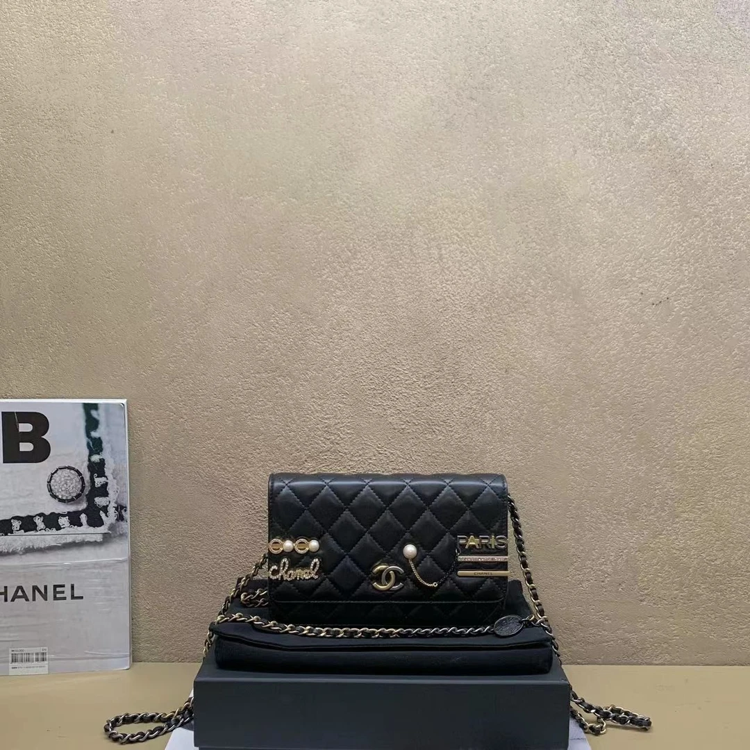 95新 Chanel/香奈儿 壹臻中古/22C黑金发夹徽章woc芯片款57031591