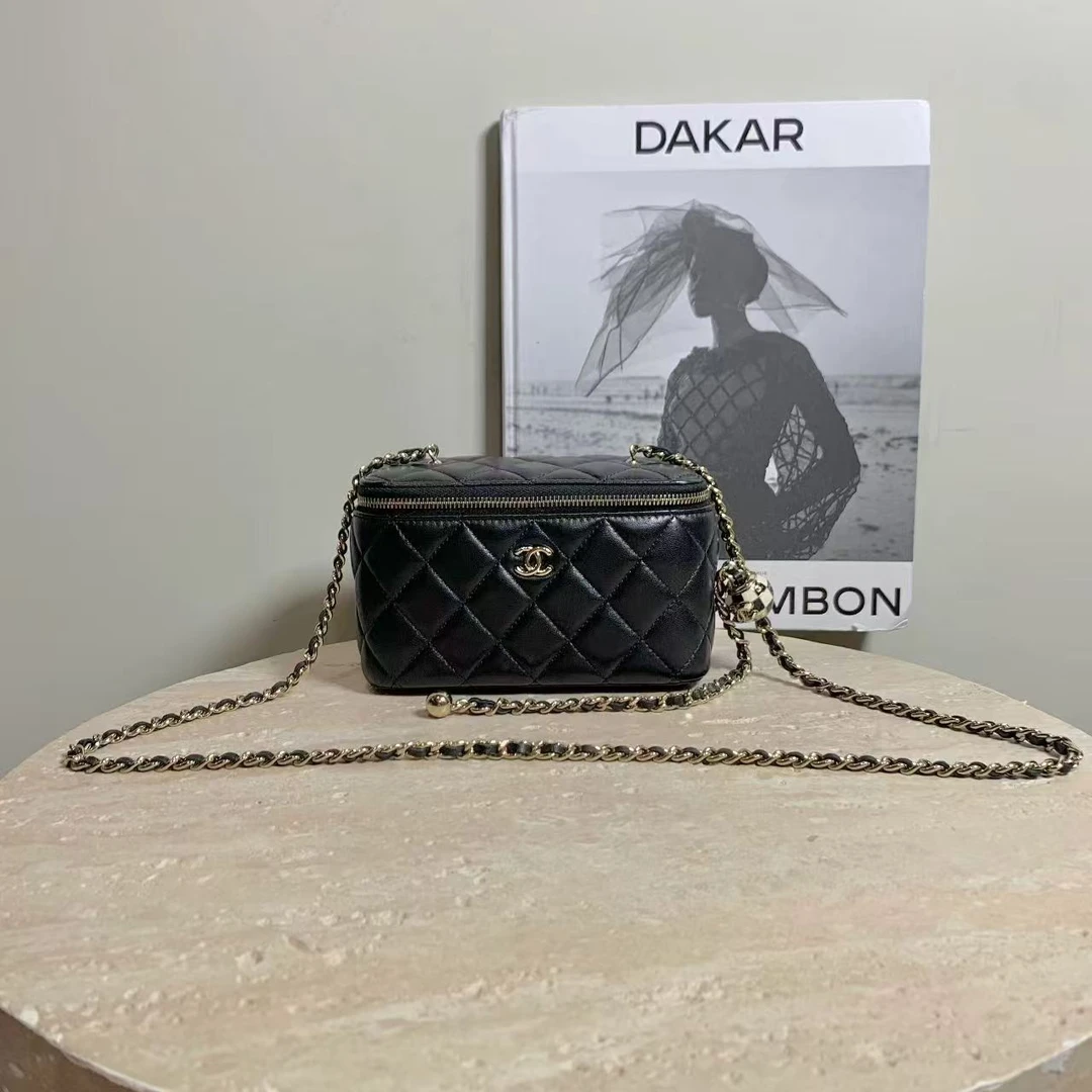 95新 Chanel/香奈儿 壹臻中古/23C黑金足球长盒子 18271789