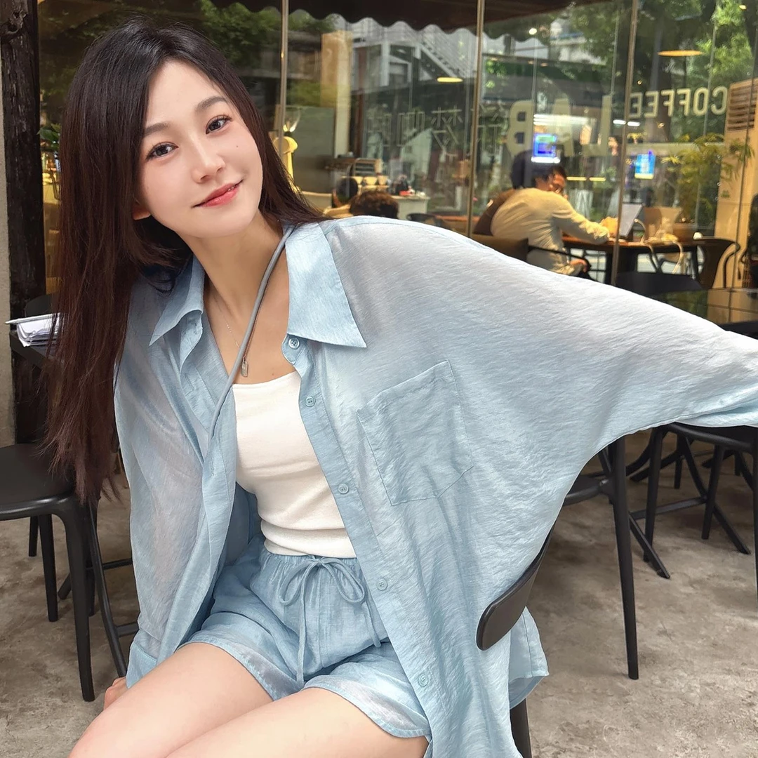 1529A/B柒量一裁小个子蓝色长袖衬衫+休闲宽松短裤时尚套装女