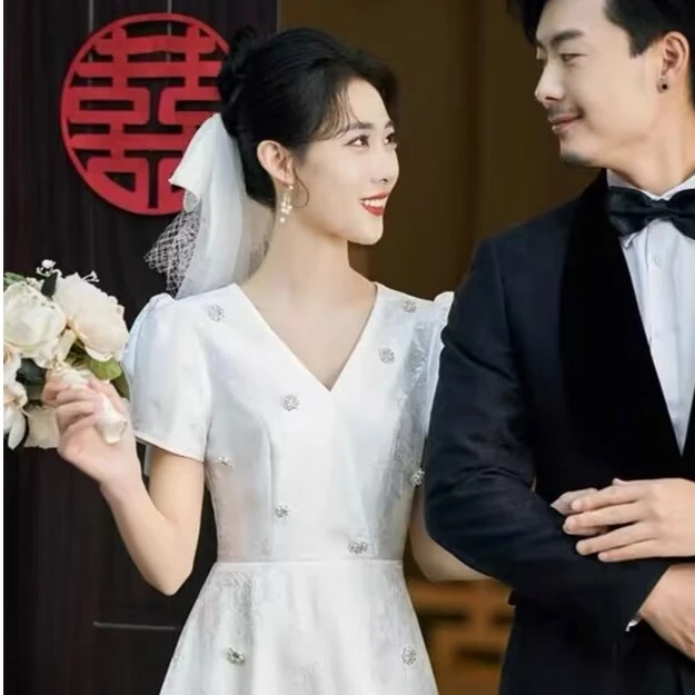 白色领证晚礼服高级气质新娘订婚连衣裙轻奢小众日常可穿连衣裙