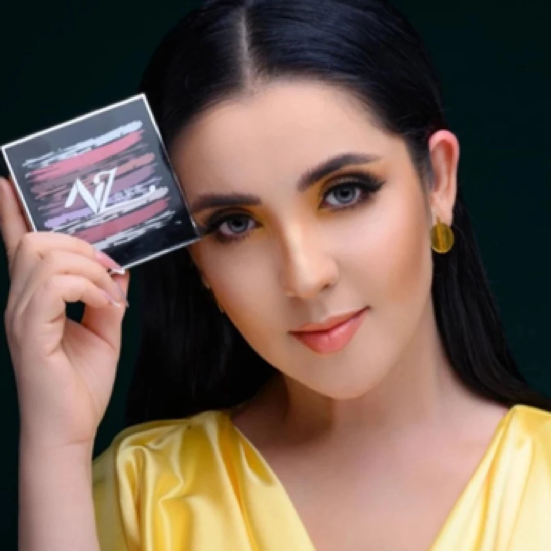 奈紫密网红眼影盘化妆盘化妆眼影盘网红爆款紫色彩妆盘化妆品化妆