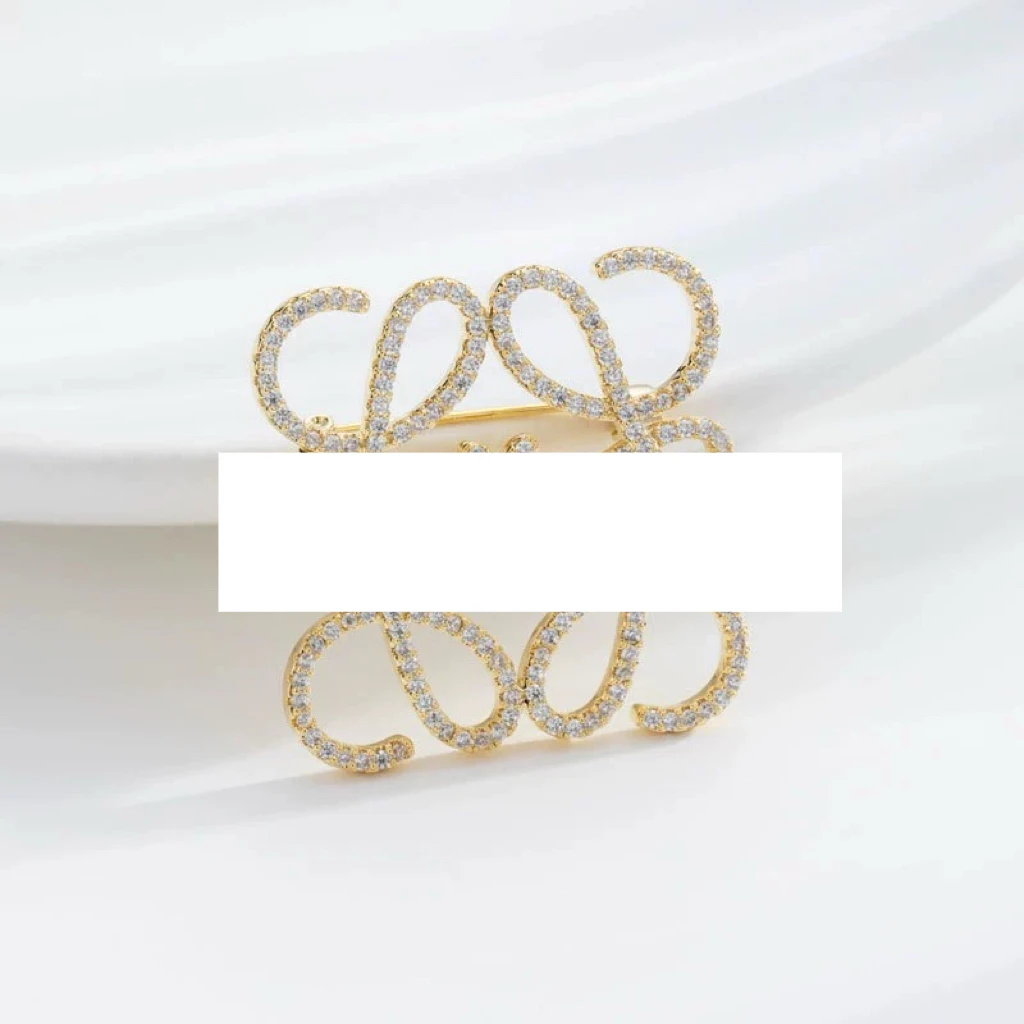 铜合金合成锆石胸针 时尚轻奢精致镶钻方形几何镂空胸针E50