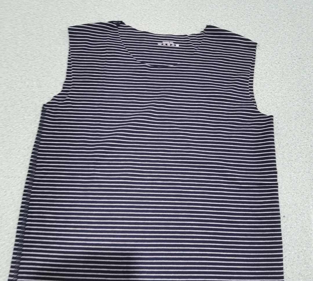 蓝条：秋冬自发热德绒背心