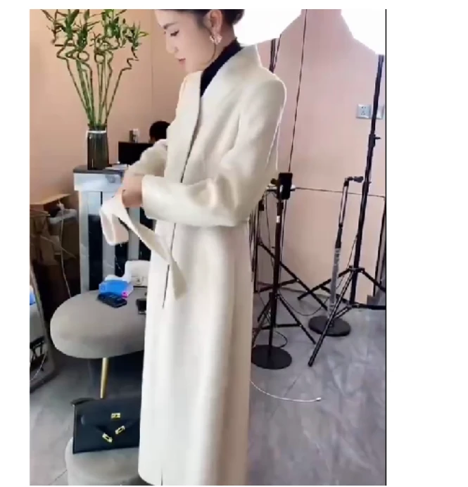 2024冬季新款时尚女装网红高级感韩版潮流外套长款叶U