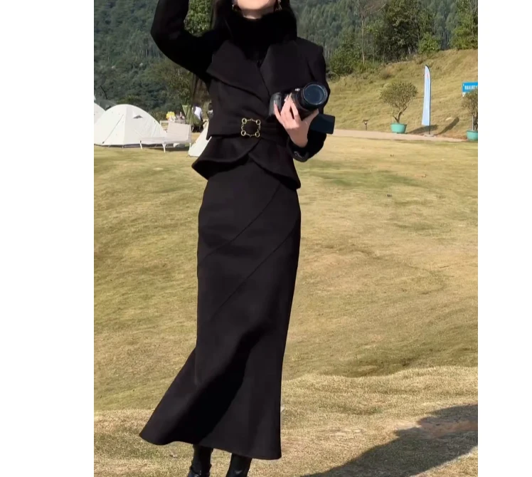 2024冬季新款时尚女装网红高级感休闲爆款短款外套裙子套装女LOL