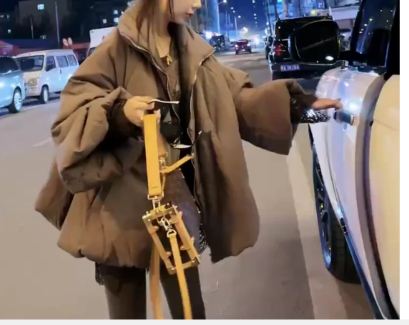 2024冬季新款时尚女装网红高级感韩版潮流漂亮棉衣外套舒适女