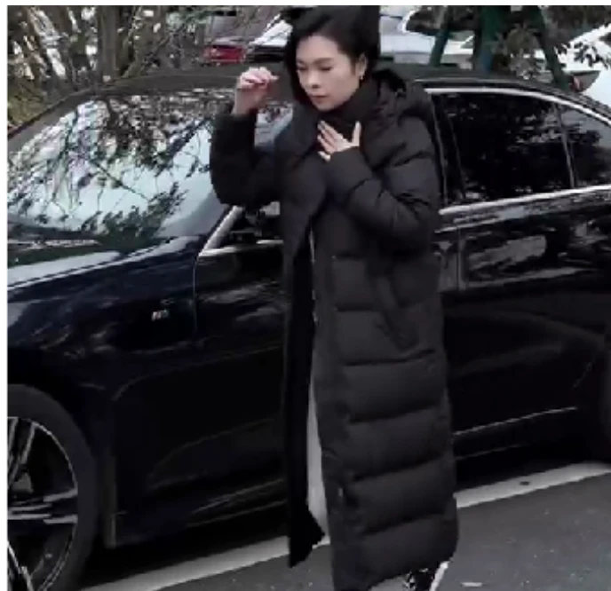 2024冬季新款时尚女装网红高级感休闲爆款长款棉服外套xs