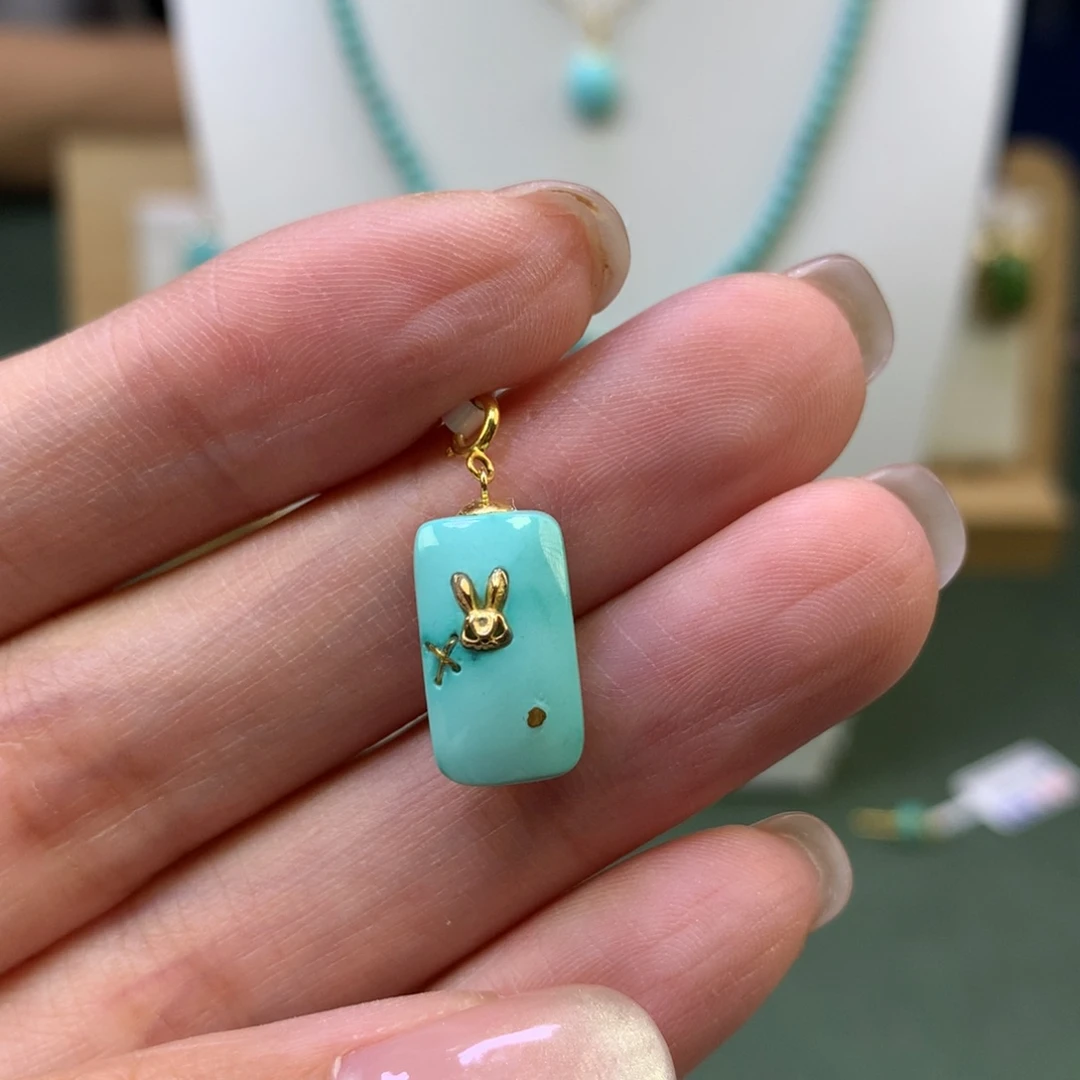 绿松石吊坠18K金镶嵌