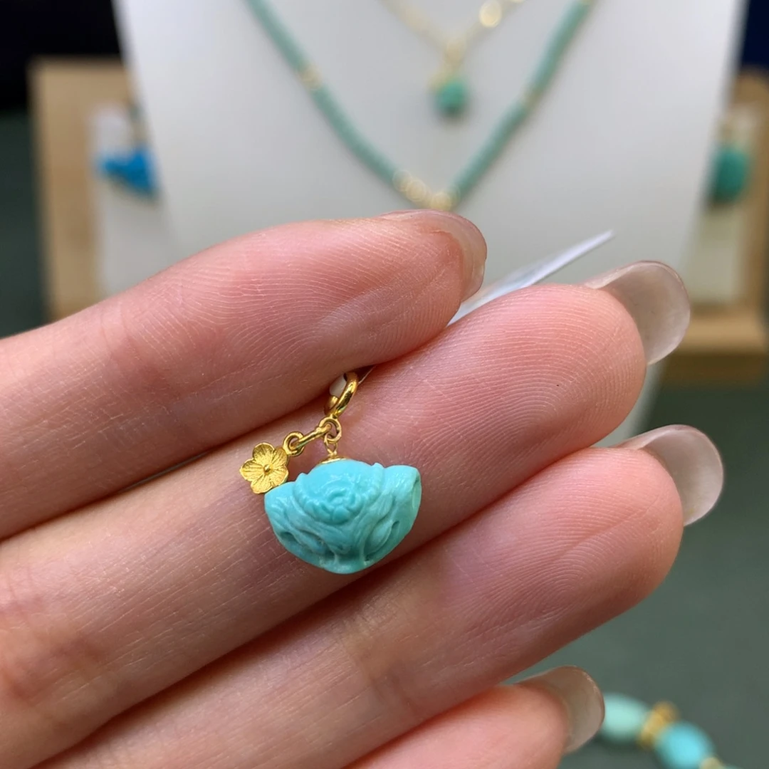 绿松石吊坠18K金镶嵌