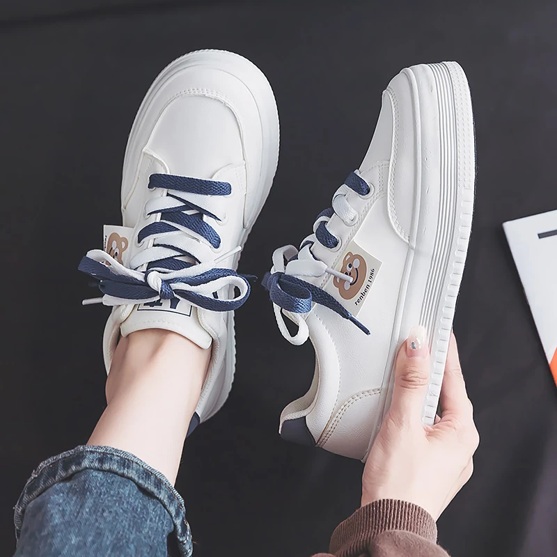 人本小白鞋女2024年春季新款百搭小众潮鞋厚底ins皮面休闲板鞋