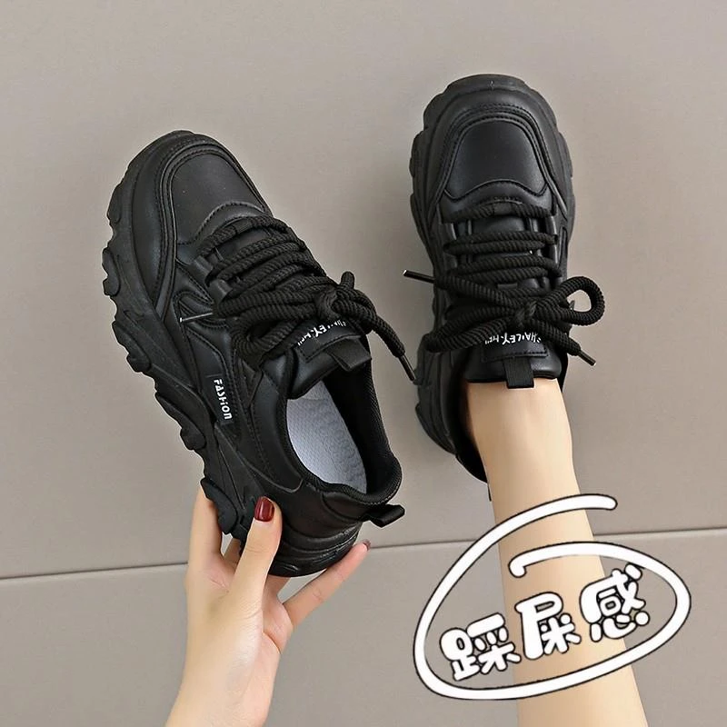 女鞋踩屎感全黑色老爹鞋女秋季皮面防水不累脚上班防滑工作运动鞋