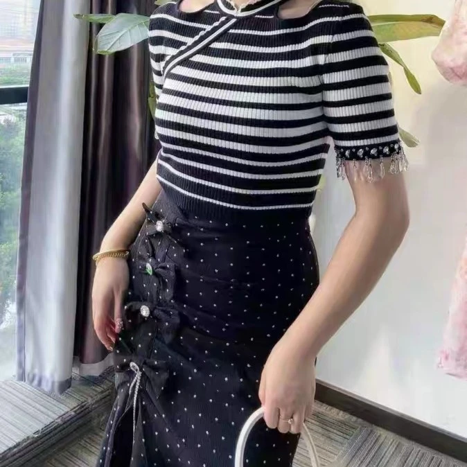 条纹上衣+名媛半裙—新款中式渐变黑白条纹肩部镂空针织衫洋气百搭